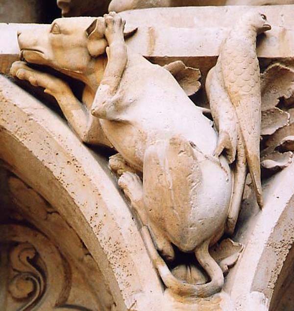 sculpture chien édifice religieux